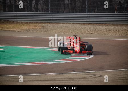 Maranello, Italien. 27th Januar 2022. Charles Leclerc (#16) während der privaten Formel-1 2022-Tests auf der Fiorano-Teststrecke mit einem 2018 F1-Auto (SF71H). Kredit: Massimiliano Donati/Alamy Live Nachrichten Stockfoto