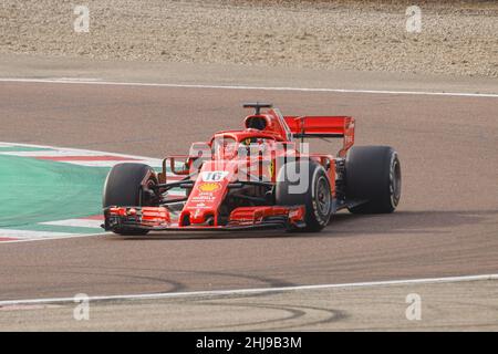 Maranello, Italien. 27th Januar 2022. Charles Leclerc (#16) während der privaten Formel-1 2022-Tests auf der Fiorano-Teststrecke mit einem 2018 F1-Auto (SF71H). Kredit: Massimiliano Donati/Alamy Live Nachrichten Stockfoto