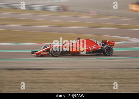 Maranello, Italien. 27th Januar 2022. Charles Leclerc (#16) während der privaten Formel-1 2022-Tests auf der Fiorano-Teststrecke mit einem 2018 F1-Auto (SF71H). Kredit: Massimiliano Donati/Alamy Live Nachrichten Stockfoto