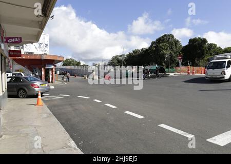 Curepipe – die Sivananda Avenue ist (außer für Bewohner) zwischen der Kreuzung der A10 und der Royal Road und der Kreuzung der Sivananda Avenue geschlossen Stockfoto