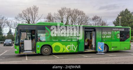 Die mobile Covid-19-Testeinheit des Norfolk County Council in King's Lynn bietet kostenlose Tests während der Coronavirus-Pandemie an. Stockfoto