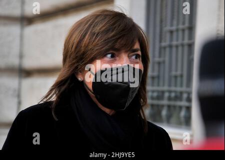 Renata Polverini Mitglied der italienischen Abgeordnetenkammer, außerhalb des Montecitorio, bei den Wahlen zum neuen Präsidenten der Italienischen Republik in Rom. Quelle: Vincenzo Izzo/Alamy Live News Stockfoto