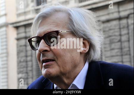 Vittorio Sgarbi Bürgermeister von Sutri, außerhalb des Montecitorio, während der Wahlen zum neuen Präsidenten der Italienischen Republik in Rom. Quelle: Vincenzo Izzo/Alamy Live News Stockfoto