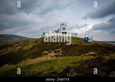 Das Warnlicht von Point Lynas Lighthouse, wenn schlechtes Wetter sich nähert Stockfoto