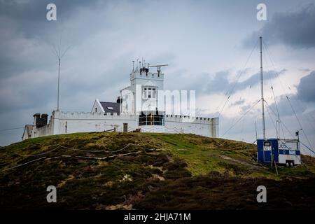 Das Warnlicht von Point Lynas Lighthouse, wenn schlechtes Wetter sich nähert Stockfoto