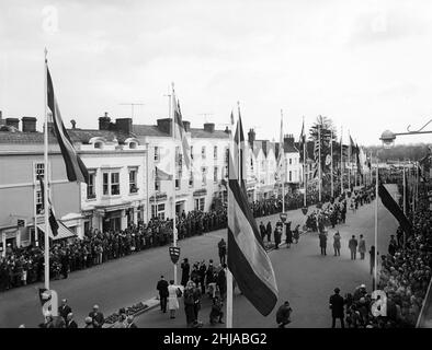 Seit der Geburt von William Shakespeare in Stratford-upon-Avon feiern wir 400 Jahre. Szenen während der Entfalung der Flagge. 23rd. April 1964. Stockfoto