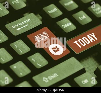 Text mit Inspiration beim Überprüfen des Kontos. Bankgebühren für konzeptionelle Fototransaktionen, die verwendet werden, um alle Ausgaben abzubuchen, die schriftliche Notizen an Einen Übertragen Stockfoto