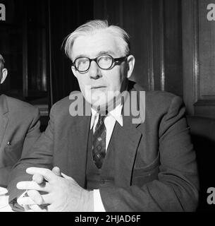 Richard Crossman, Minister für Wohnungsbau und Kommunalverwaltung, 23rd. Oktober 1964. Stockfoto