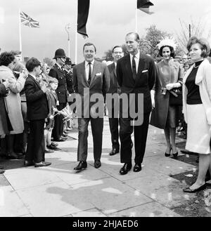 Seit der Geburt von William Shakespeare in Stratford-upon-Avon feiern wir 400 Jahre. Prinz Philip, Herzog von Edinburgh, kommt an. 23rd. April 1964. Stockfoto