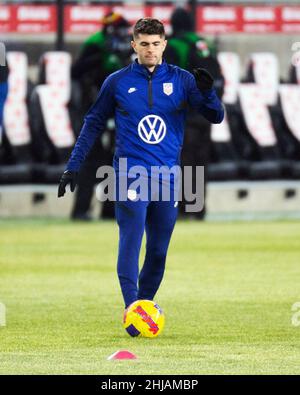 Columbus, Ohio, USA. 27th Januar 2022. US-Stürmer Christian Pulisic wärmt sich auf, bevor er El Salvador in Columbus, Ohio, USA, gegenübersteht. Kredit: Brent Clark/Alamy Live Nachrichten Stockfoto