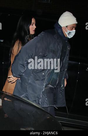 New York, NY, USA. 27th Januar 2022. Katy Perry und Orlando Bloom kommen am 27. Januar 2022 in Carbone in New York City an. Quelle: Rw/Media Punch/Alamy Live News Stockfoto