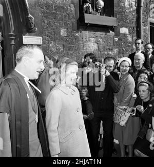 Mitglieder der königlichen Familie nehmen an einer Probe in der Westminster Abbey vor der Hochzeit von Prinzessin Alexandra von Kent und Angus Ogilvy Teil. Brautjungfer Prinzessin Anne. 23rd. April 1963. Stockfoto