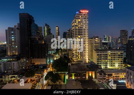Hotels in der Abenddämmerung, Bangkok, Thailand Stockfoto