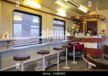 Tägliches Leben im Transsibirischen Express. Restaurantwagen Stockfoto