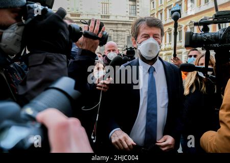 Rom, 27. Januar 2021 Dario Franceschini ist ein italienischer Rechtsanwalt, Schriftsteller und Politiker, der vom 13. Februar 2021 an Kulturminister in der Regierung Draghi war, ein Amt, das er in der Renzi, Die Regierungen Gentiloni und Conte II als „Minister für Kulturerbe, Aktivitäten und Tourismus“. Am vierten Tag der Abstimmung über die Wahl des Staatschefs von Italien Stockfoto