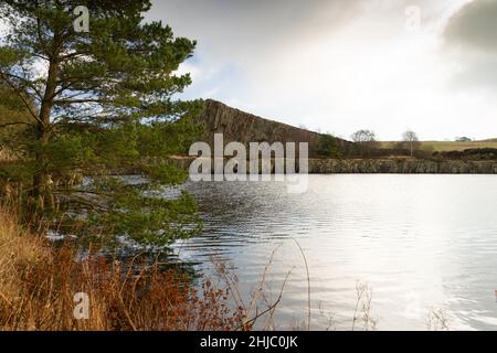 Teich bei Cawfields Steinbruch auf dem Hadrian's Wall Trail Stockfoto