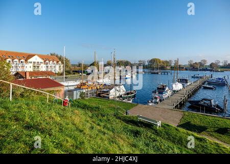 Blick Auf Den Hafen Von Kirchdorf Auf Der Ostseeinsel Poel, Mecklenburg-Vorpommern, Deutschland, Europa Stockfoto