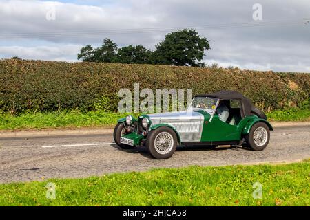 1989 80s Achtziger Vincent MPH Riley-inspirierter grüner Einsitzer Rag Top Dwornik Engineering. 1298cc Benzin; handgefertigte Fahrzeuge, Inspirational Vintage, Veteran & Classic Sportwagen Kits, Replik, Kit car, Kit cars, Amateurwagen, Nachbildungen von Dwornik Engineering in Oxford UK Stockfoto