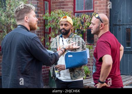 Sheffield, Großbritannien - 22. Juni: Magic Majid, Oberbürgermeister von Sheffield, gesellt sich bei der 2nd-jährigen Party der Sheffield Creative Guild in den Yellow Arch Studios Stockfoto