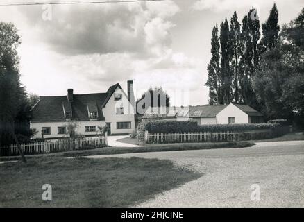 Die Heimat des Künstlers Sir Henry Spencer Moore in Much Hadham, England. Moore war ein in England geborener Künstler und Bildhauer, bekannt für seine modernistischen, abstrakten Werke. Geboren 1898, gestorben 1986. Stockfoto