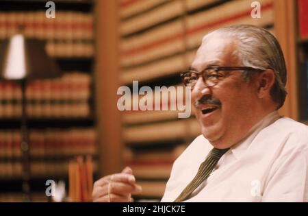 Richter Des Obersten Gerichtshofs Thurgood Marshall. Thurgood Marshall (1908-1993) war der erste afroamerikanische Richter am Obersten Gerichtshof, der 1967 von Präsident Lyndon B. Johnson ernannt wurde. 1991 ging er in den Ruhestand und starb zwei Jahre später an Herzinsuffizienz. Stockfoto