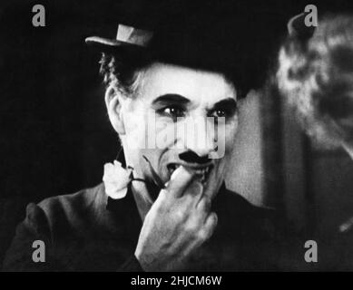 Charlie Chaplin (16. April 1889 - 25. Dezember 1977), der englische Stummfilmstar, in der letzten Szene aus 'City Lights' (1931). Stockfoto