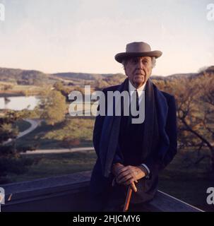 Frank Lloyd Wright, berühmter Architekt, in seinem Haus in Madison, Wisconsin. 1950s. Stockfoto