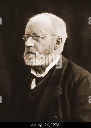 Edwin Klebs (1834-1913) war ein schweizerisch-deutscher Mikrobiologe, der für seine Arbeiten zu Infektionskrankheiten bekannt war. 1884 identifizierte er als erster (mit Friedrich L√∂ffler) ein Bakterium, das Diphtherie verursacht, das damals als Klebs-L√∂ffler Bacillus und heute als Corynebacterium diphtheriae bekannt war. Stockfoto