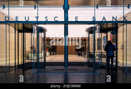 Das Deutsche Bank Center am Sonntag, den 9. Januar 2022 im Columbus Circle in New York. Der deutsche Kreditgeber übernahm über 1 Millionen Quadratmeter in dem Komplex, der früher das Time Warner Center war. (© Richard B. Levine) Stockfoto