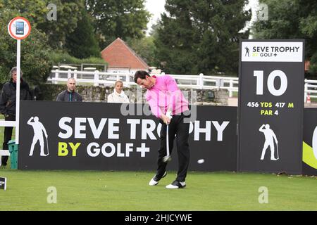 SAINT NOM LA BRETECHE, FRANKREICH, 4. OKTOBER 2013 : Golfer in Aktion bei der Sevriano Ballesteros Trophäe 2013 Stockfoto