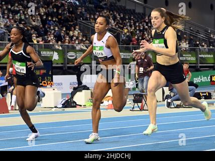 Karlsruhe, Deutschland. 28th Januar 2022. Leichtathletik, Indoor Meeting. Salome Kora (M) aus der Schweiz über die 60m Frauen. Quelle: Uli Deck/dpa/Alamy Live News Stockfoto