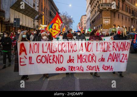 Rom, Italien 28/01/2022: studentenmarsch zum Gedenken an Lorenzo und gegen den Wechsel der Schularbeit. © Andrea Sabbadini Stockfoto