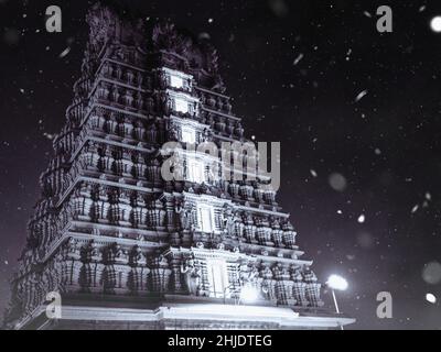 Niedriger Winkel des Chamundeshwari-Tempels in Mysore, Karnataka Stockfoto