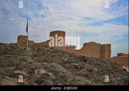 Niedriger Winkel des Nizwa Fort in Oman Stockfoto