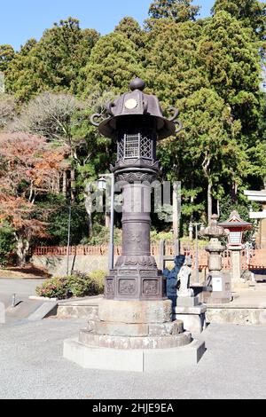 Shiogama, Präfektur Miyagi, Japan, Dezember 2021. Gebäude des Shiogama Shrine, etc Stockfoto