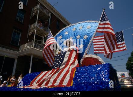 UNABHÄNGIGKEITSFEIERTAG 4th. JULI BRISTOL RI, USA La plus ancienne Parade aux usa emerant le jour de l'Independence Stockfoto