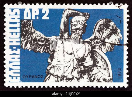 GRIECHENLAND - UM 1972: Eine in Griechenland gedruckte Marke aus der griechischen Mythologie. Die Ausgabe von Museum Pieces (Serie 1.) zeigt Uranus (Altarbild), um 1972. Stockfoto