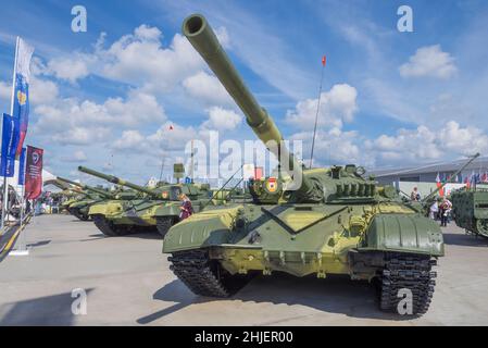 REGION MOSKAU - 25. AUGUST 2020: T-72M ist eine Exportmodifikation des sowjetischen Hauptpanzers T-72A 'Ural'. Ausstellung des militärisch-technischen Forums 'Army-2 Stockfoto