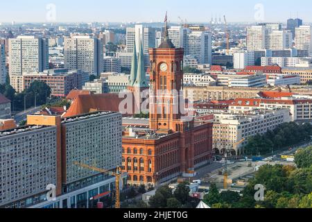 Berlin Rotes Rathaus Rathaus Skyline in Deutschland Luftbild Stockfoto