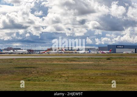 Toulouse, Frankreich - 20. September 2021: Airbus-Hauptsitz am Flughafen Toulouse (TLS) in Frankreich. Stockfoto