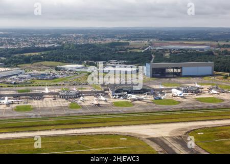 Toulouse, Frankreich - 21. September 2021: Luftaufnahme des Airbus-Hauptquartiers am Flughafen Toulouse (TLS) in Frankreich. Stockfoto