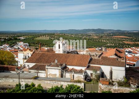 Das Convento de Nossa Senhora do Carmo in der Stadt Moura in Alentejo in Portugal. Portugal, Moura, Oktober 2021 Stockfoto