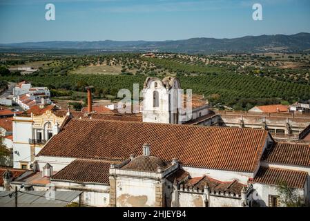 Das Convento de Nossa Senhora do Carmo in der Stadt Moura in Alentejo in Portugal. Portugal, Moura, Oktober 2021 Stockfoto