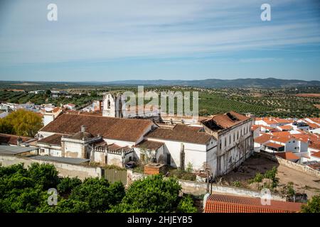 Das Convento de Nossa Senhora do Carmo in der Stadt Moura in Alentejo in Portugal. Portugal, Moura, Oktober 2021 Stockfoto