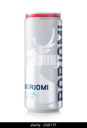 LONDON, UK - 21. JANUAR 2022: Borjomi Original Diät Mineralwasser aus Georgien in weiß. Stockfoto