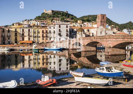 Schöne Aussicht auf Bosa, Insel Sardinien, Italien. Reiseziel Stockfoto