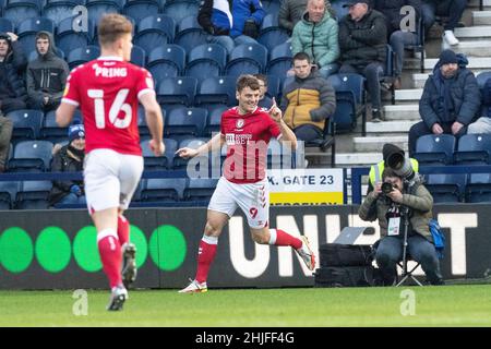 Preston, Großbritannien. 29th Januar 2022. Tor 0-1 Chris Martin #9 von Bristol City feiert am 1/29/2022 in Preston, Großbritannien, sein Ziel und macht es 0-1. (Foto von Mike Morese/News Images/Sipa USA) Quelle: SIPA USA/Alamy Live News Stockfoto