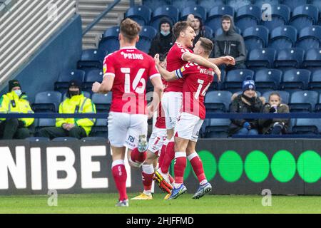 Preston, Großbritannien. 29th Januar 2022. Chris Martin #9 von Bristol City feiert sein Tor mit Teamkollegen in Preston, Großbritannien am 1/29/2022. (Foto von Mike Morese/News Images/Sipa USA) Quelle: SIPA USA/Alamy Live News Stockfoto