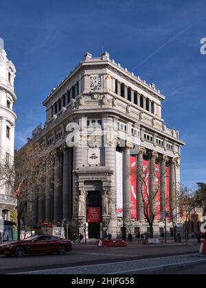 Fassade des Cervantes-Instituts (Instituto Cervantes), einer weltweiten Non-Profit-Organisation, die 1991 von der spanischen Regierung gegründet wurde. Stockfoto