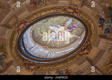 Die gewölbte Decke der Karlskirche, Wien Stockfoto